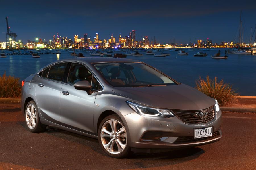  Holden Astra Sedan 2017 года  (фото 5 из 42)